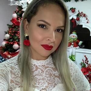 Meet your Posher, Lesly